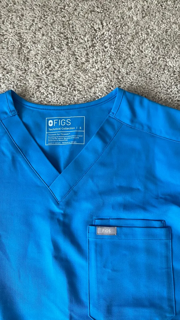 Catarina FIGS One-Pocket Top Scrub - Image 3