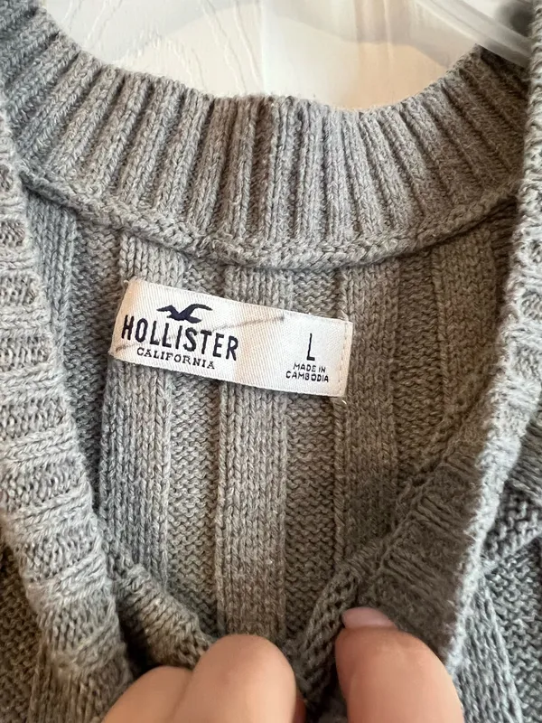 Hollister Gray Crew Neck Ribbed Sweater - Image 2