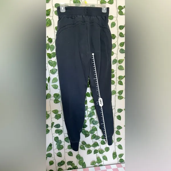 Women’s Lululemon joggers, confetti, joggers size extra small small - Image 5