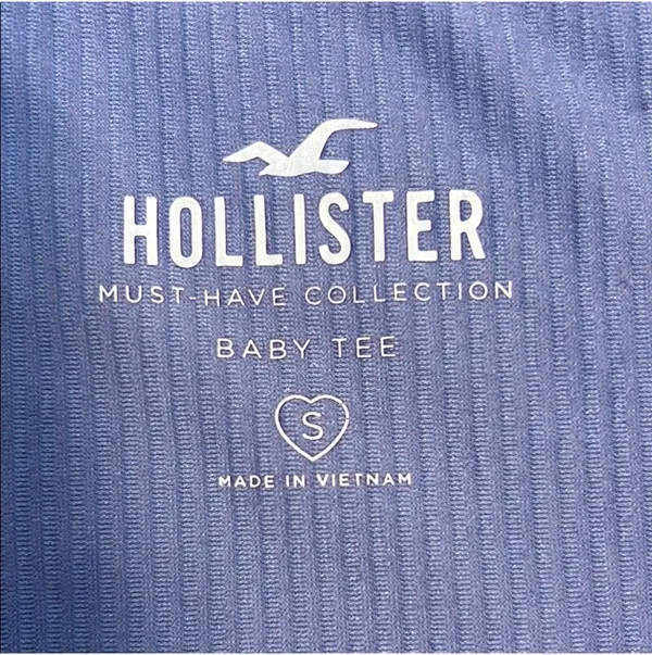 Hollister Purple Baby Tee - Image 3
