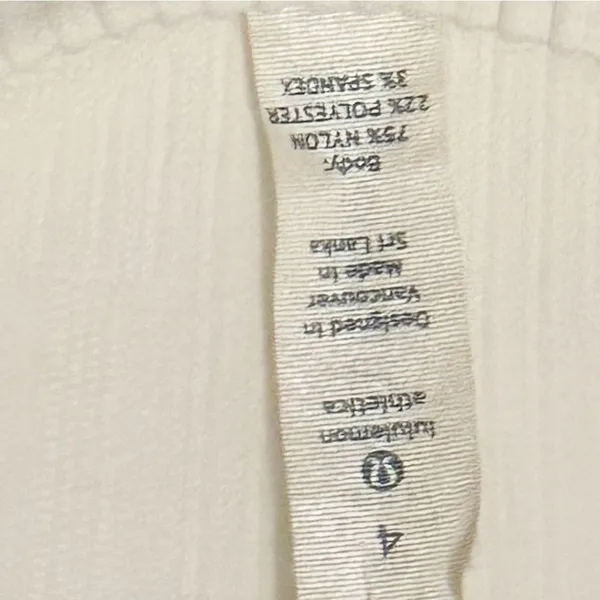 Lululemon Size 4 White Rest Less Pullover Top L/S Thumbhole Textured Athletic - Image 4