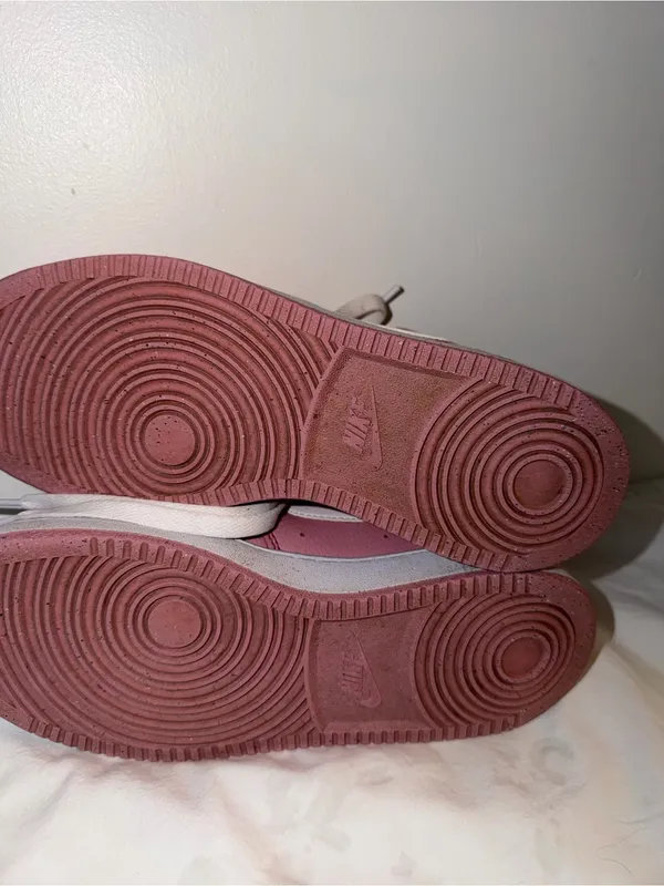 Nike Women's Pink and White Low-Top Sneakers - Image 7