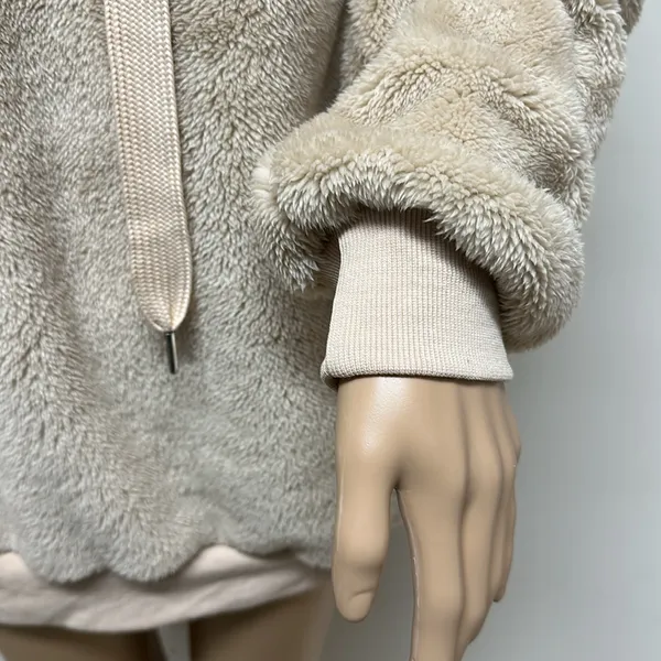 NWOT Chuncky Fleece 1/4 Zip Hoodie size S cream/light tan - Image 3