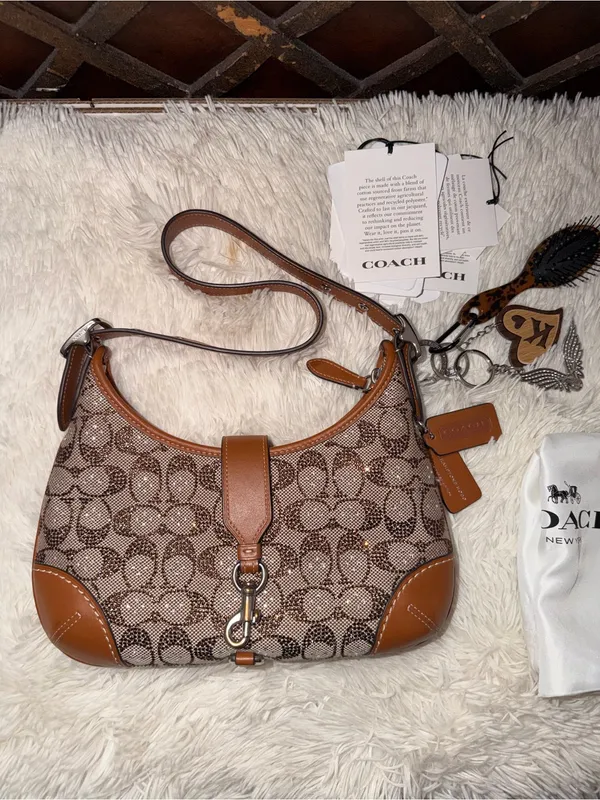 Coach Hampton Hobo jacquard Shoulder Bag - Image 4