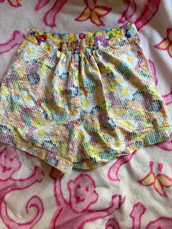 Urban Outfitters flower shorts - Image 3