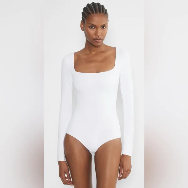 Aritzia Babaton Contour Squareneck Long Sleeve Bodysuit - White - Image 3
