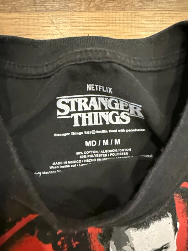 Netflix Black and Red Stranger Things Graphic Crop Tee Size Medium Moody Vibe - Image 3