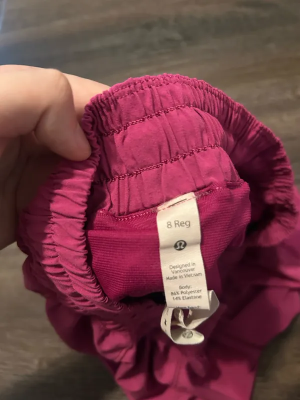 Lululemon Hotty Hot 2.5" Shorts - Image 3