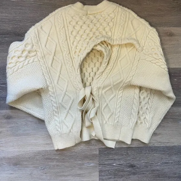 Vigoss Cream Cutout Sweater Medium  - Image 4