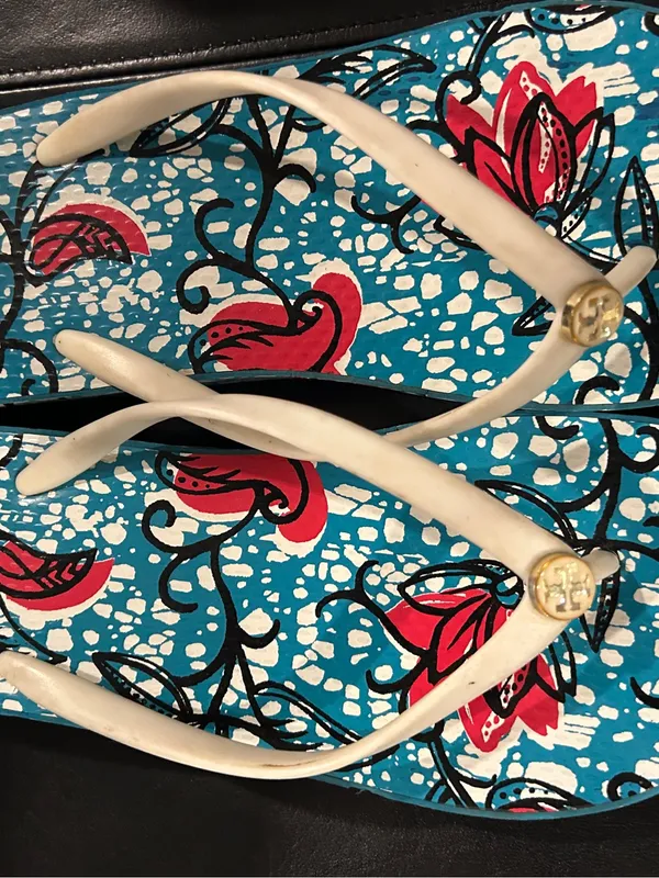 Tory Burch Blue Floral Flip Flop Sandals with Cream Straps large 9-10 - Image 3