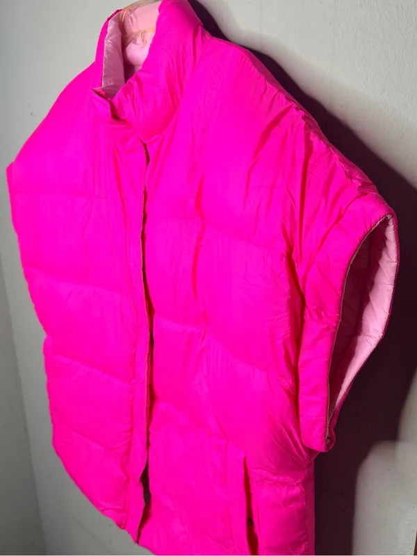 UGG Reversible Pink Puffer Vest - Image 5