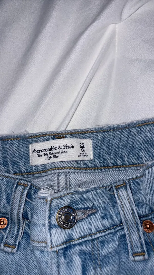 Abercrombie High-Rise Jeans 90s Relaxed - Image 3