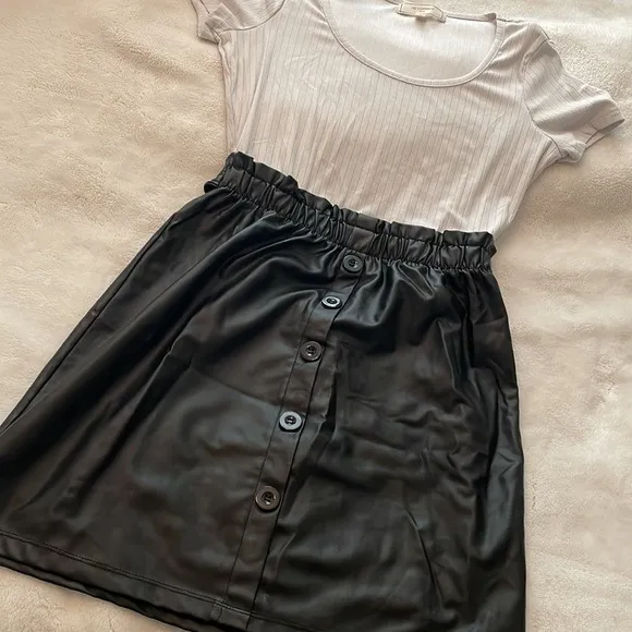 No Comment dress with black button skirt Size Small - Image 2