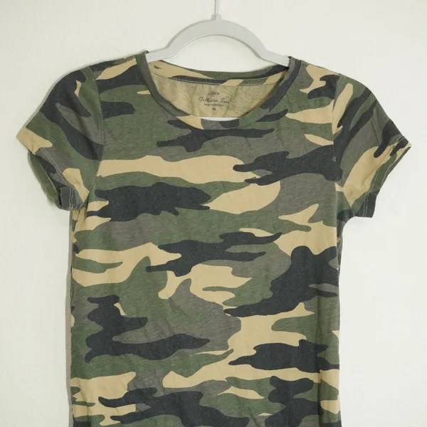 J. Crew Women's XS Green Camo T-Shirt Short Sleeve Collector Tee Casual Soft - Image 2