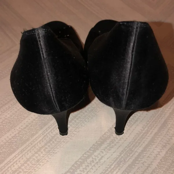 Marc Jacobs Black Satin Open Toe Heels with Rhinestone Bow Size 9 - Image 4