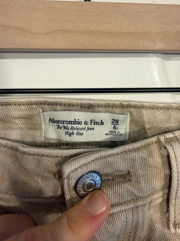 Abercrombie & Fitch 90's Relaxed Jean - High Rise - Image 4