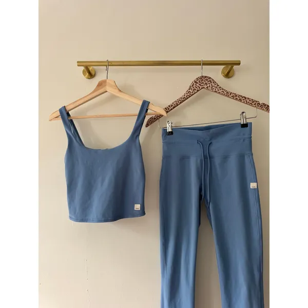 VUORI Daily Leggings & Daily Crop in Isle Blue Size XS - Image 3