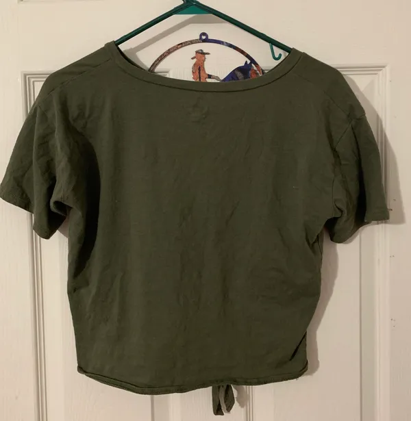 Charlotte Russe Crop Top - Image 3