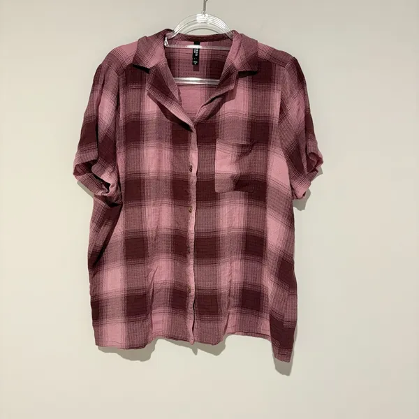 Torrid Gauze Button Through Epic Plaid‎ Short Sleeve Pocket Sleep Shirt Pink 0 - Image 2