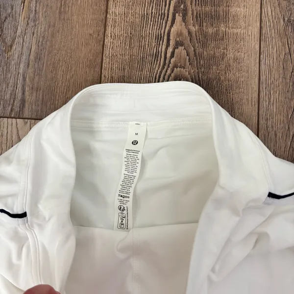 Lululemon White & Navy Mini Skirt - Image 5