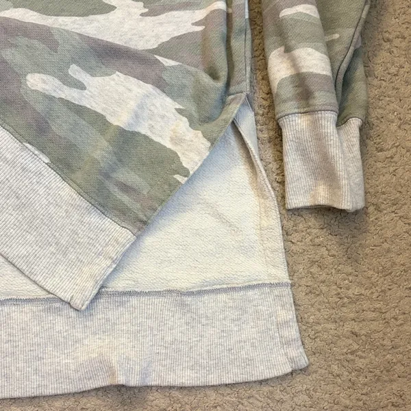 Aerie Women’s Camouflage Crewneck Size Small - Image 4