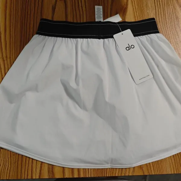 Alo Yoga White High Waist Mini Skort Built-In Shorts - Image 3