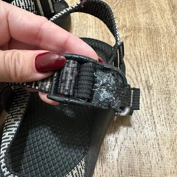Chacos | Women's Z Cloud Black White Patterned Strappy Sport Sandals, Size 6 - Image 4