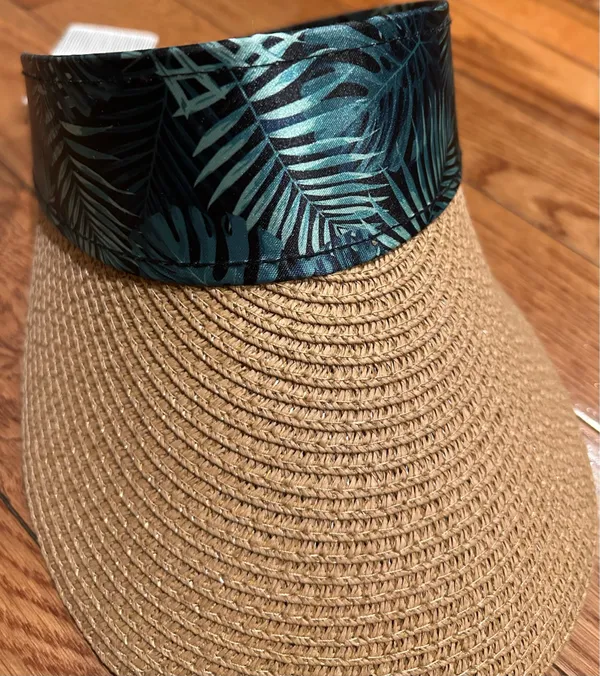 bon voyage STARBOARD NWT Wide Brim Straw Visor Hat with green leave Print Band - Image 6