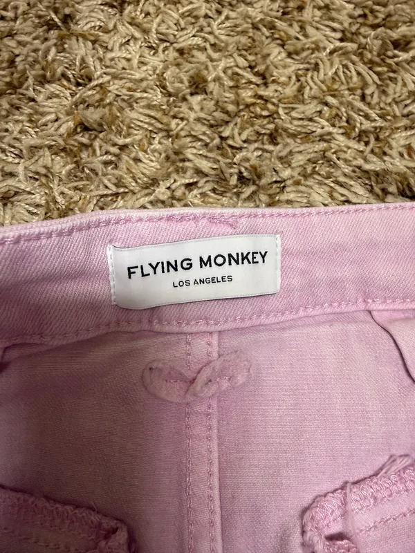 Light pink cargo jean shorts Size 28 - Image 3