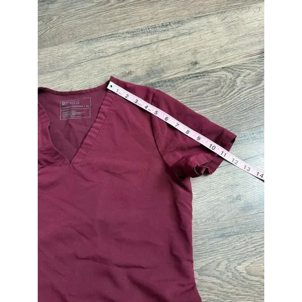EUC‎ Womens Figs technical collection short sleeve KU University logo size XS - Image 10