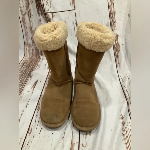 BEARPAW LEATHER MID CALF‎ BOOTS - Image 2