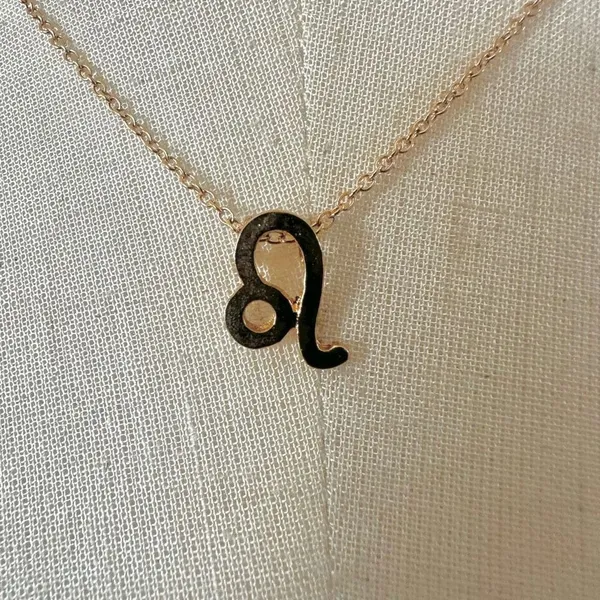 Leo zodiac sign gold tone pendant necklace - Image 2