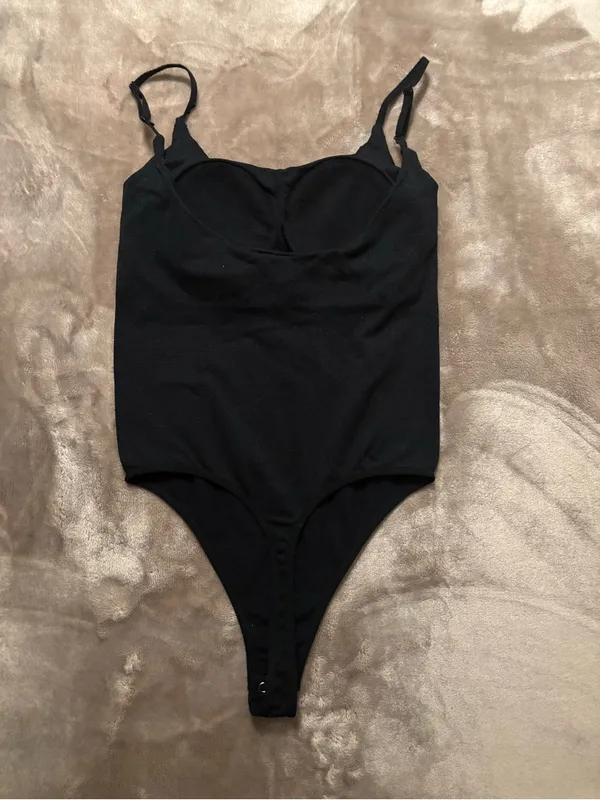 Anwnd Bodysuit Women’s Size M/L Classic Black Scoop Neck Bodysuit -Slim Fit - Image 3