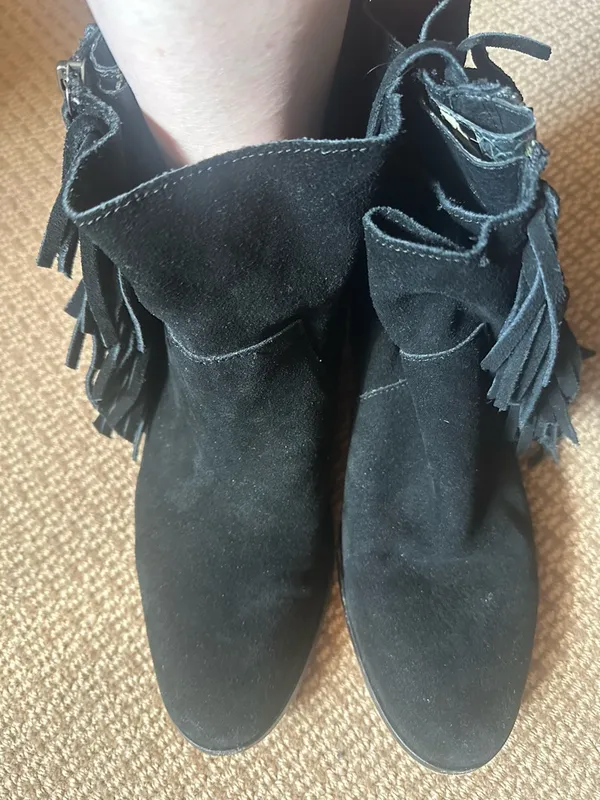 Cynthia Vincent black suede ankle boots fringe size 10 booties - Image 15