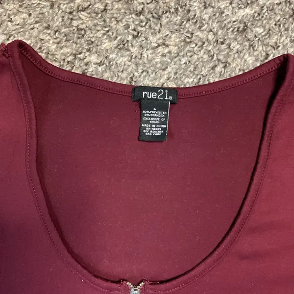 Rue 21 short sleeve for Juniors/women size Large - Image 2