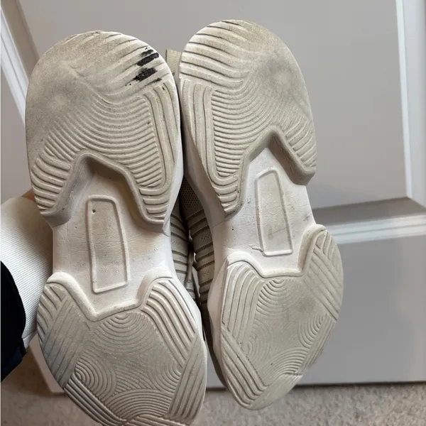 Women’s Beige Knit Sneakers Size: 8 Tan - Image 4
