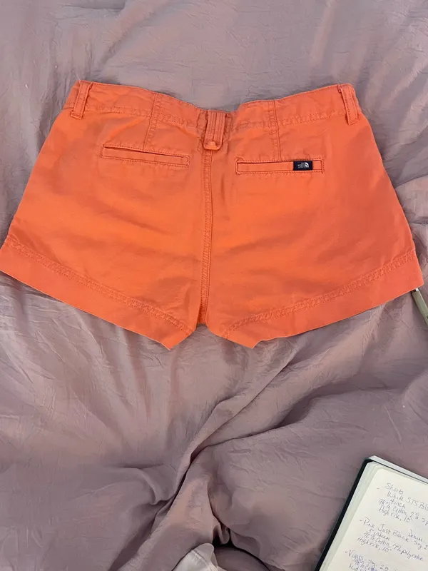 North face linen blend shorts - Image 2