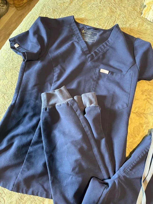 FIGS Scrubs Set - Image 3