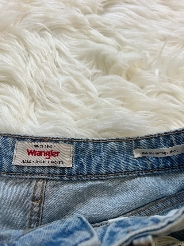 Wrangler Light Blue Mid-Rise Vintage Short - Image 3