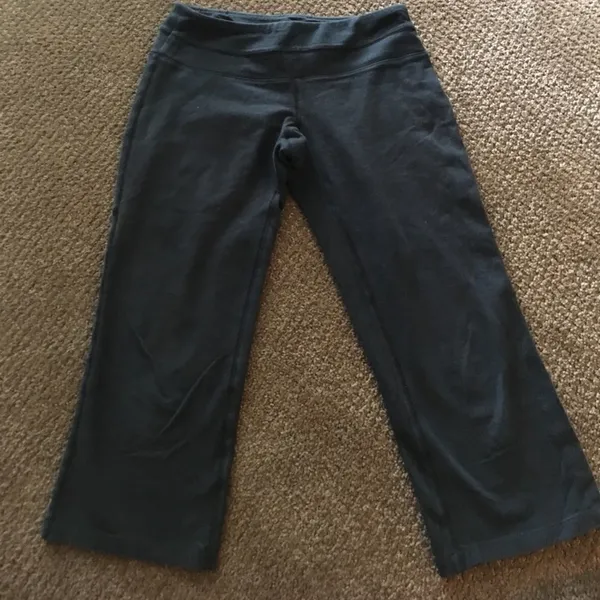 Gap Black Workout Legging Capris - Image 4