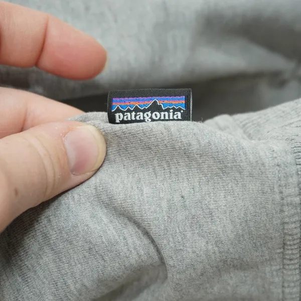 Patagonia Women's Size Medium Logo Organic Cotton Sweatshirt Gray Crewneck - Image 5