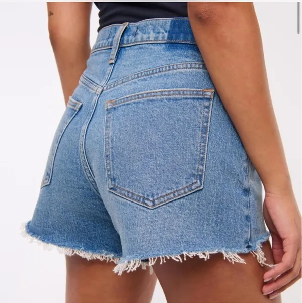 90s Relaxed Cut-Off Abercrombie Shorts High-Rise - Image 2