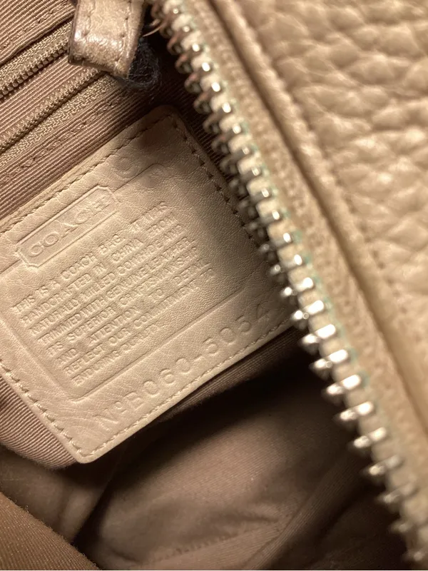Vintage Beige pebble Coach Soho bag - Image 7