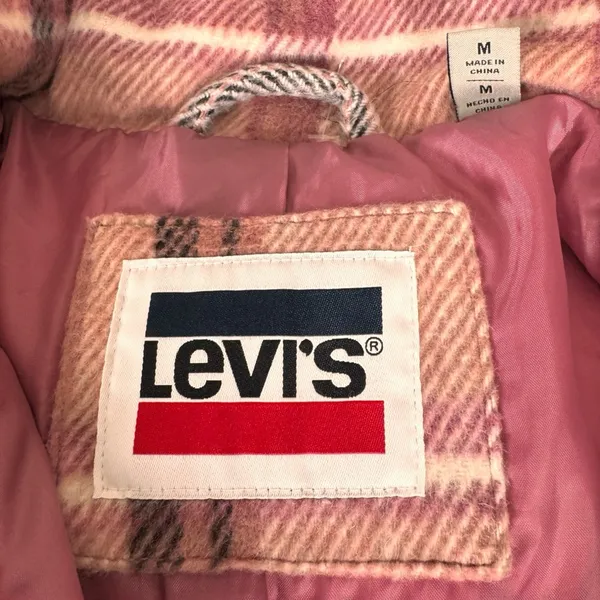 Levi's Plaid Coat Jacket M Quilted‎ Pink White Cabincore Flannel Winter Trucker - Image 7
