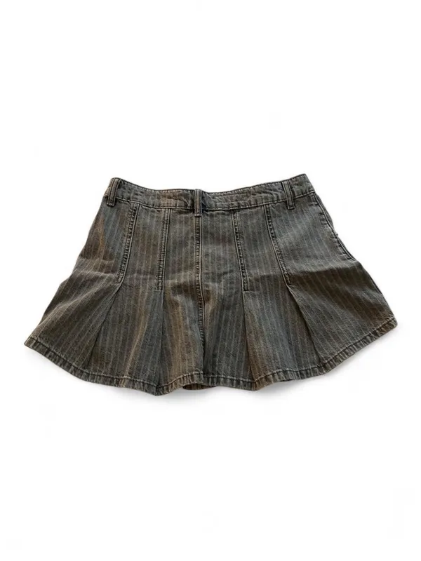 Zara gray pinstripe pleated denim mini skirt size Medium - Image 2