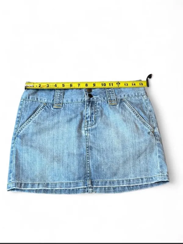 Express Light Wash Denim Mini Skirt Size 4 Y2K Low Rise Cotton Jean Skirt - Image 5
