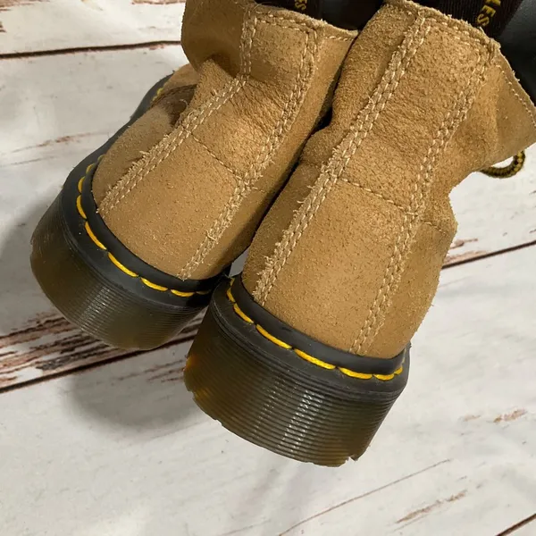 Womans Dr.‎ Martens 939 Greasy Suede Tan Boots - Image 11