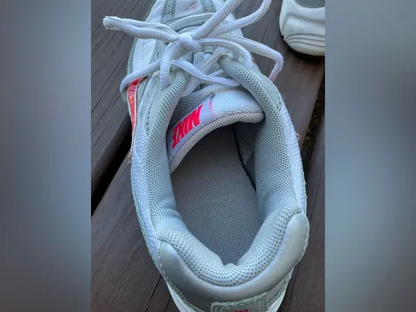 Nike White Sneakers with Hot Pink Swoosh 👟👟 - Image 9