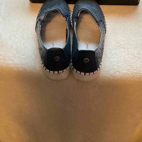 bernie mev. Women's Dark Slip-On Sneakers - Image 3