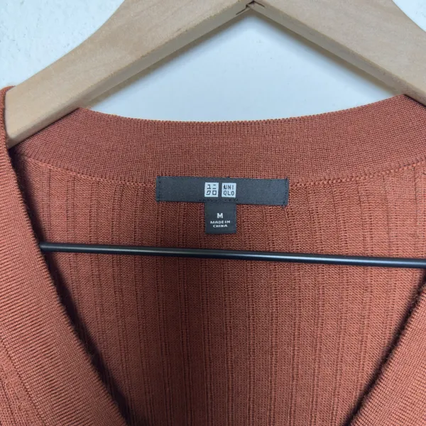 Uniqlo Women‎ Wool Knit Sweater Medium Brown Ribbed Minimalist Academia Preppy - Image 3